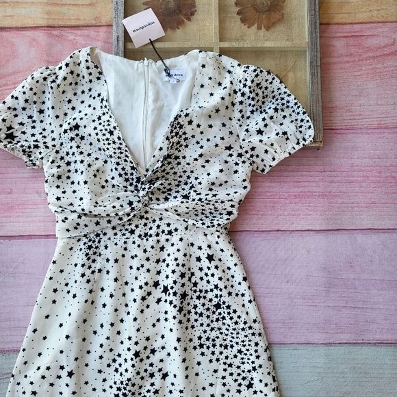 NWT Superdown Black/White Star Print Twist Bust A-line Mini Dress Small - Picture 4 of 6